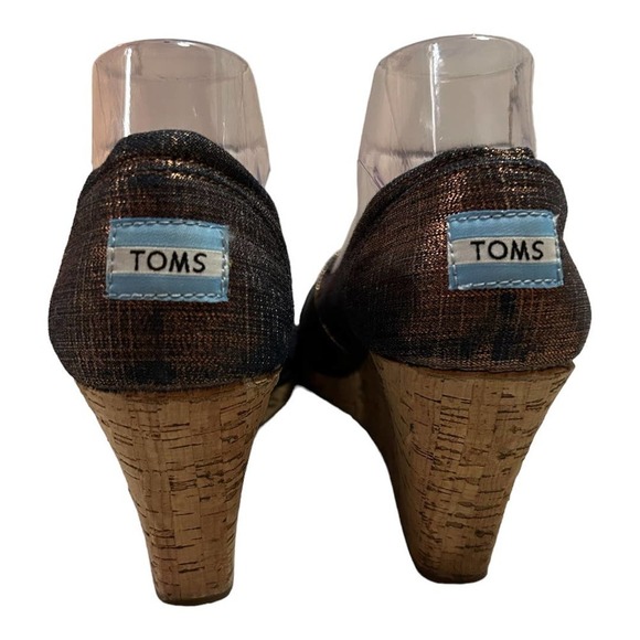 Toms Women's Metallic Copper Calypso Peep Toe Wedge Shoe Size 9.5W - Picture 4 of 13